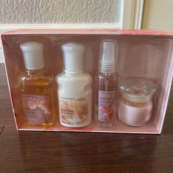 Bath & Body Works Pleasures Gift Set Body Splash Lotion Shower Gel Candle Small - Picture 3 of 7
